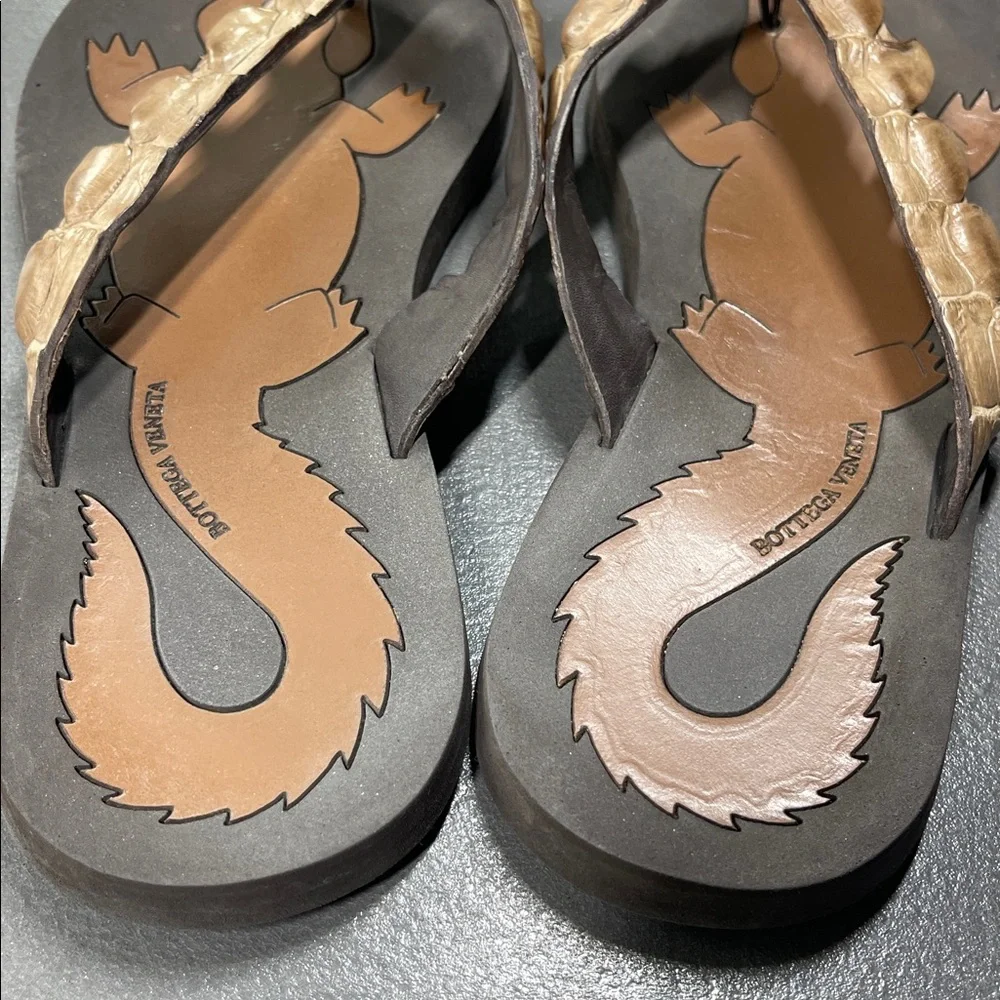 Bottega Veneta Men's Crocodile Alligator Brown Flip Flops Sandals Sz IT 41 US 8